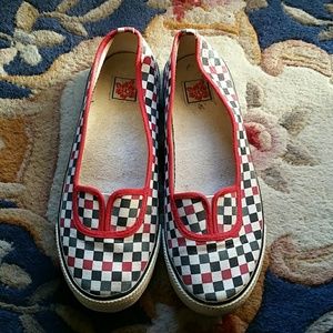 Checkered flats